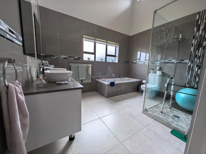 4 Bedroom Property for Sale in Tergniet Western Cape